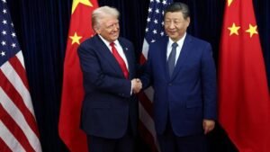 Trump dan Xi Jinping Salip Sapa di Korsel, Pertemuan Pertama Sejak 2023