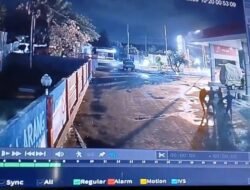 3 Pria Bercelurit-Bersenpi Tenggelam dalam Kebuntuan Akibat Barcode