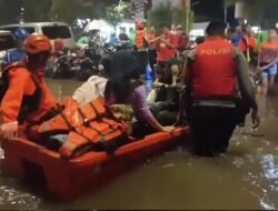 Banjir di Jaksel: Brimob Polda Metro Turun Bantu Evakuasi, Harapan Masyarakat Terangkat