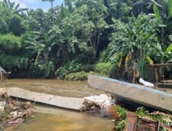 Banjir di Jati Padang: Tanggul Baswedan Jebol, Warga Terpapar