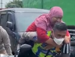 Petugas Polantas di Semarang Selamatkan Ribuan Warga dan Sopir Truk dari Banjir Kaligawe