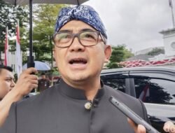 “Kata Farhan soal Wakilnya Diperiksa di Kasus Jual Beli Jabatan: Skandal yang Guncangkan Dunia Politik”