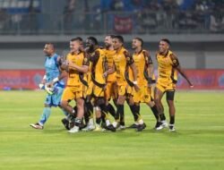 [Persija dalam Krisis: Kembali Ditrusir dari Kandang, Penonton Pula Memboikot]