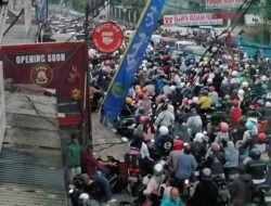 Jalur Puncak Bogor Macet Parah, Polisi Aplikasikan One Way untuk Atasi Kondisi