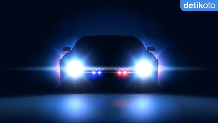 Ketemu Fortuner Berstrobo Arogan di Jalan, Viralin! - Kisah Viral yang Guncangkan Dunia Oto