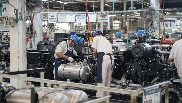 Pabrik Fuso di Indonesia Bisa Produksi Truk Listrik, tapi Investasi Teknologi Jadi Hambatan Utama!