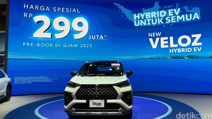 **Veloz Hybrid Cuma Rp 299 Juta, Jadi Mobil Hybrid Termurah Toyota**