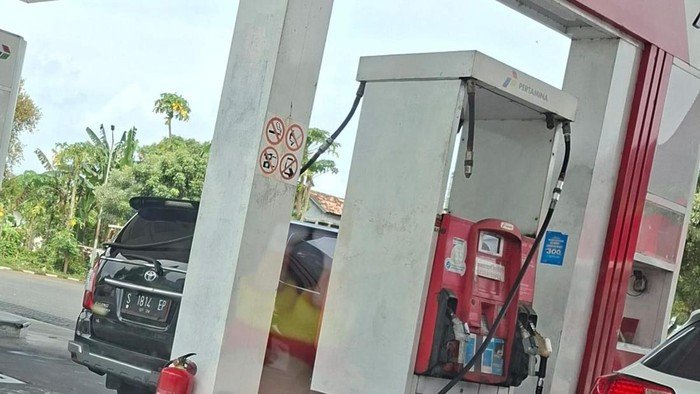 Viral Mobil Dinas di Tuban Diduga Ubah Pelat Hitam Agar Bisa Isi Pertalite - Update 1