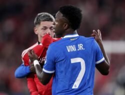 “UEFA Diuji Kebijakan, Arbeloa dan Courtois Berteriak ‘Cukup!’ dalam Skandal Bola”