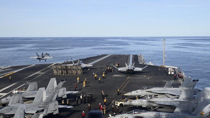 USS Gerald R Ford Terbakar, Tebar Ketakutan di Laut Merah!