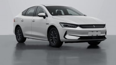 **BYD Linghui e7, Taksometer Listrik dengan Flash Charging 10-97% dalam 9 Menit**