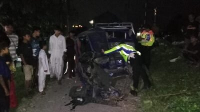 Pikap Ringsek Tertabrak KRL di Parung Panjang Bogor, 1 Orang Luka – Update 2