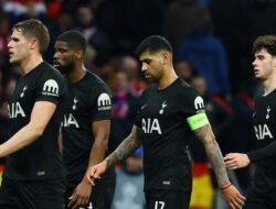 Tottenham dalam Krisis, Tudor: Air Mata atau Perlawanan?