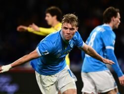 **Rasmus Hojlund Resmi Jadi Mantan, Napoli Permanenkan Bintang Muda Ini**