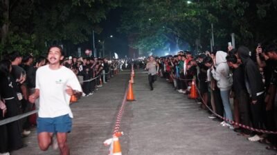 **Jelang Sahur, Ribuan Muda-Mudi Bergabung dalam Lomba Lari di Pakansari Bogor**