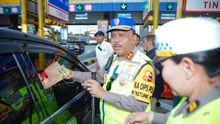 Kakorlantas Bersama Kapolri: Solusi Lalin Mudik yang Berbasis Data di GT Kalikangkung