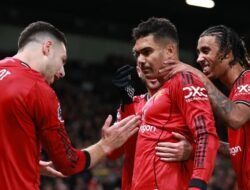 **MU Pemain Ingin Casemiro Bertahan: Update Terbaru dari Leny Yoro**