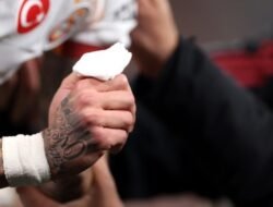 Cedera_horor_Noa_Lang di Stadion Anfield: Reaksi UEFA dan Protes Galatasaray