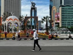 Bundaran HI Penuh Kebahagiaan, Warga Olahraga Meriah Meski CFD Absen Hari Ini