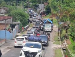 “Kisah Menyedihkan Pemudik di Jalur Arteri Sukabumi: Macet 14 Jam”