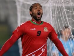 Striker Asal Saint Kitts & Nevis, Raja Gol di Tengah Keterbatasan