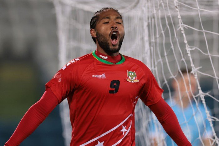 Striker Asal Saint Kitts & Nevis, Raja Gol di Tengah Keterbatasan