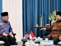 “Anwar Ibrahim Bertemu Prabowo, Sepakat Redakan Konflik di Timur Tengah: Solusi untuk Perang Abadi?”