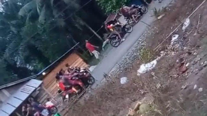2 Pria Curi Sawit di Morowali, Warga Amuk Bakar Motor Pelaku!