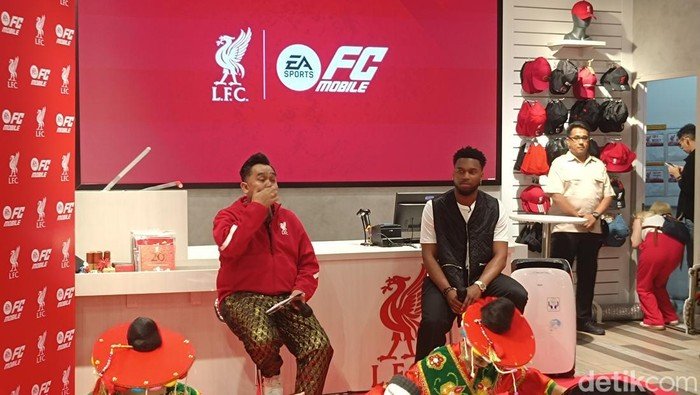 **Daniel Sturridge Sapa Fans Liverpool di Jakarta, Perkenalkan Item Hero di EA SPORTS FC**